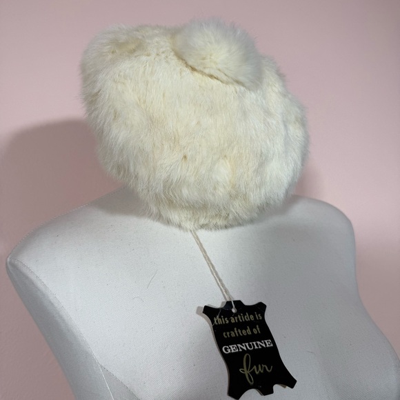 Vintage 1940’s White Rabbit Fur Barrett Winter Hat with Pom Pom - Picture 3 of 15
